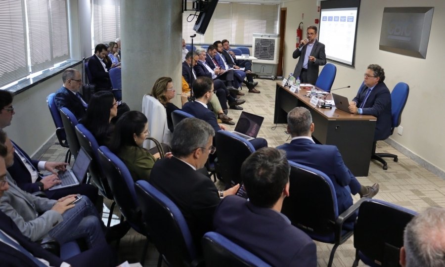 CONJUR reúne especialistas para discutir segurança jurídica e modernização da construção civil